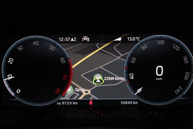 Skoda Kamiq 1.0 TSI Business Edition Rijk uitgerust!/Camera/keyless/18inch/Moon White Metallic