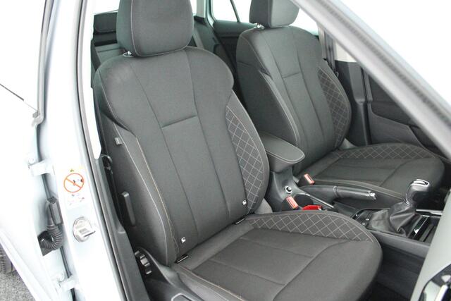 Skoda Kamiq 1.0 TSI 110pk DSG Business Edition Stoelverwarming Virtual Cockpit Navigatie