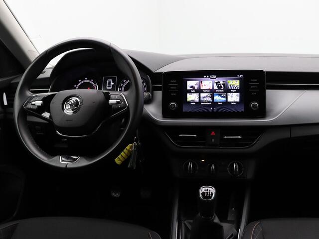 Skoda Kamiq 1.0 TSI Ambition | Apple Carplay & Android Auto | Lichtmetalen velgen | Parkeersensoren achter | Airconditioning |