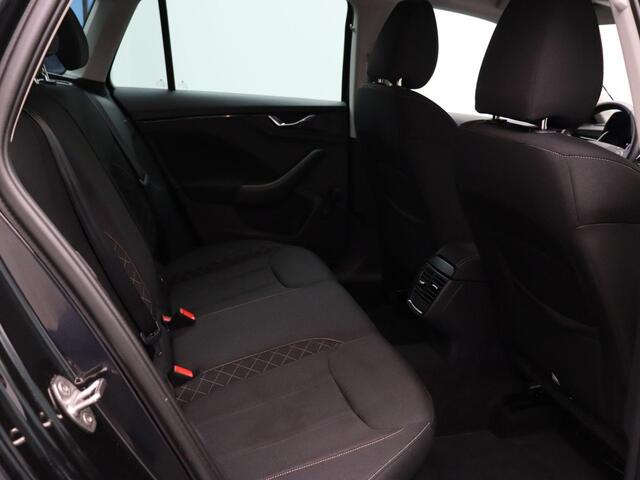 Skoda Kamiq 1.0 TSI Ambition | Apple Carplay & Android Auto | Lichtmetalen velgen | Parkeersensoren achter | Airconditioning |