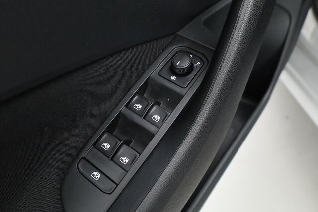 Skoda Kamiq 1.0 TSI Style DSG | Apple CarPlay | Trekhaak | Stoelverw. | Camera | Cruise | PDC A | All Seasons