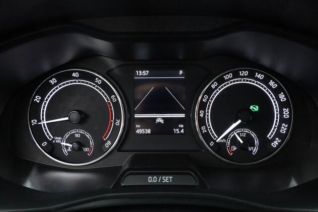 Skoda Kamiq 1.0 TSI Style DSG | Apple CarPlay | Trekhaak | Stoelverw. | Camera | Cruise | PDC A | All Seasons