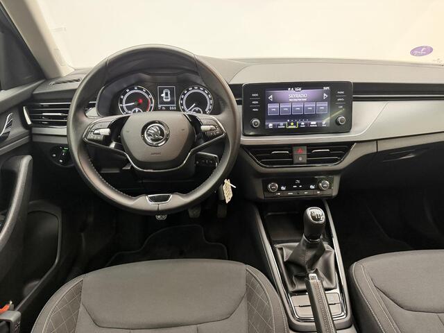 Skoda Kamiq 1.0 TSI Ambition All weather banden | Clima | Carplay | Parksensor achter | NL auto