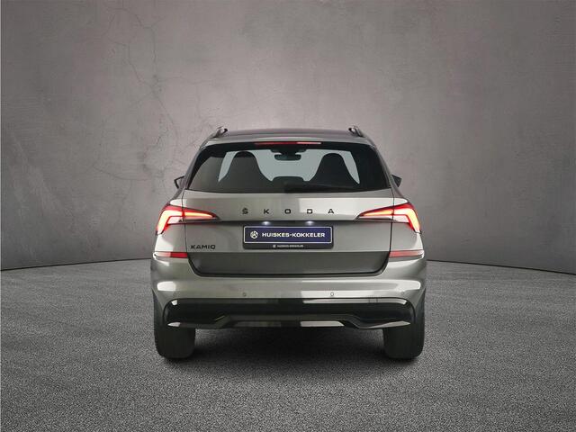 Skoda Kamiq Monte Carlo 1.0 TSI 110pk DSG Automaat Panoramadak, Achteruitrijcamera, Stuurwiel verwarmd, LED koplampen, Verwarmde voorruit, Cruise control