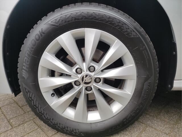 Skoda Kamiq 1.0 TSI Business Edition Leder interieur - Elektrische achterklep - Stoelverwarming - Getinte ruiten - NL auto