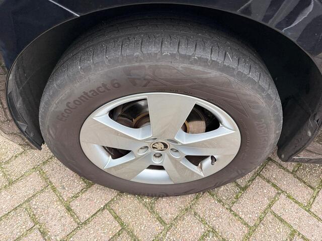 Skoda Kamiq 1.0 TSI Sport 110 PK 6 BAK | CARPLAY / NAVI | ECC |