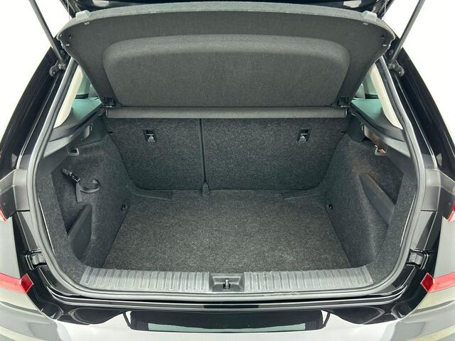 Skoda Kamiq 1.0 TSI Business Edition DSG | Navigatie | Climate control | Cruise control | LED | Keyless | Achteruitrijcamera | Parkeersensoren | Apple Carplay/ Android Auto | Radio