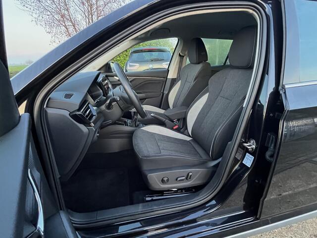 Skoda Kamiq 1.0 TSI Ambition Digitaal dashboard | Verwarmde voorruit, voorstoelen & stuurwiel