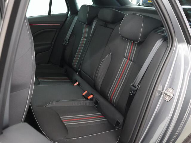 Skoda Kamiq 1.0 TSI Monte Carlo | LED | Navigatie | Digitaal Dashboard | Apple CarPlay/Android Auto | Sportstoelen | Camera | Stoelverwarming | Adaptieve Cruise Control | Panoramadak | Ele. kofferdeksel |