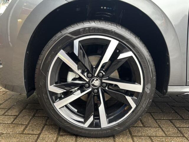 Skoda Kamiq 1.5 TSI DSG MONTE CARLO GLASDAK/CAMERA/TREKHAAK/CC/STOEL+STUURVERW