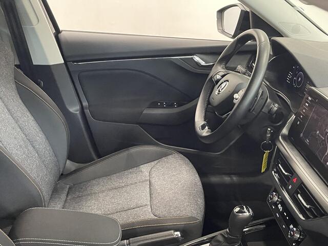 Skoda Kamiq 1.0 TSI Clever Aut Business Pakket Rijassisent Inductielader Navi Apple Carplay Amundsen Speakers Adaptieve Led Koplampen