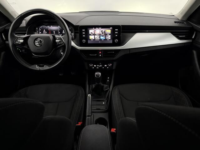 Skoda Kamiq 1.0 TSI Business Edition Camera, Apple carplay, Cruise control, Keyless start, Virtual desk, A start stop, Clima, Lichtmetalen velgen