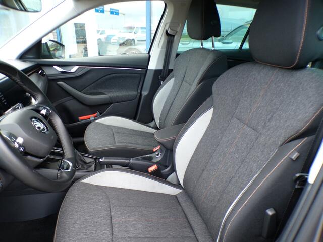 Skoda Kamiq 1.0 TSI Business Edition, Automaat / Carplay + Android Auto / Sensoren + Camera / Full LED / Keyless / Climate Control / 16'' LMV