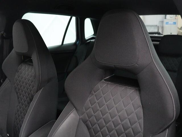 Skoda Kamiq 1.0 TSI Sport | Trekhaak | Sportstoelen | Carplay | Climate control | Parkeerhulp | Cruise control | Full LED | Sportstuur | Bluetooth