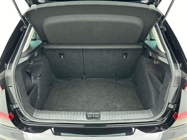 Skoda Kamiq 1.0 TSI Business Edition Automaat DSG Climate control | Cruise control | LED | Keyless | Achteruitrijcamera | Parkeersensoren | Apple Carplay/ Android Auto | Radio