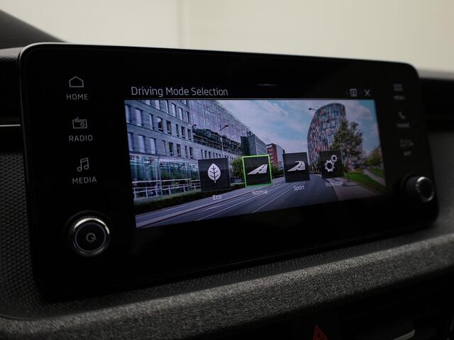 Skoda Kamiq 1.0TSI/115PK Selection DSG · Apple/Android Car Play· Camera + Parkeersensoren · LED · Garantie t/m 25-03-2029 of 60000km.