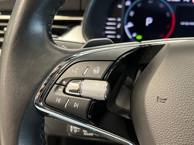 Skoda Kamiq 1.5 TSI ACT Tour 150 PK - Pano - Trekhaak - Camera - Stoelverw.