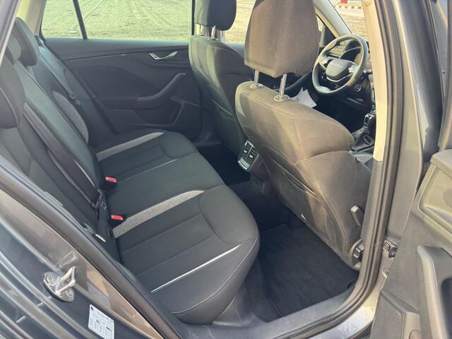 Skoda Kamiq 1.0 TSI Business Edition Rijklaarprijs Incl. afleveringsbeurt en 12 maanden BOVAG-garantie | Achteruitrijcamera | Apple Carplay/Android Auto | Keyless Entry | Cruise Control |