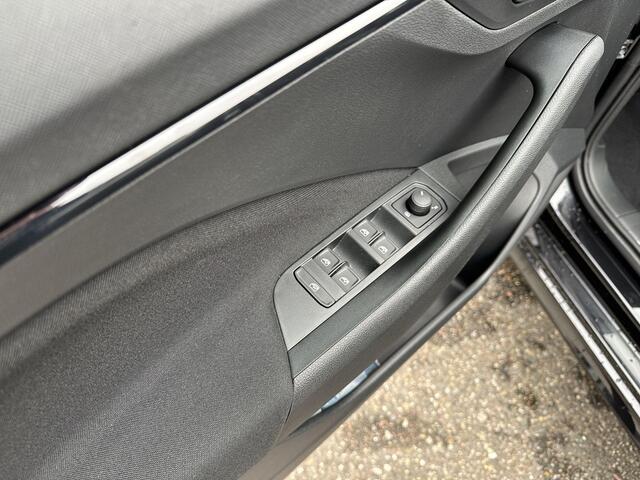 Skoda Kamiq Selection 1.0 TSI 115 PK SUV 7-DSG | Privatelease ¤ 423,- | ¤ 3000,- INRUILPREMIE | AUTOMAAT | TREKHAAK | UIT VOORRAAD LEVERBAAR!