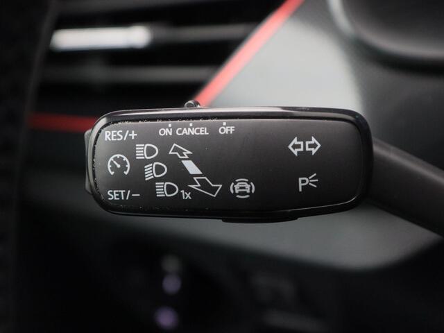 Skoda Kamiq 1.0 TSi 110 Pk Sport Business |Camera | Cruise Control | Navigatie | CarPlay | Climatronic | 16 Inch | 15.881 Km !!