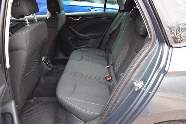 Skoda Kamiq 1.0 TSI 110PK Business Edition DSG Automaat | BOVAG Garantie | Trekhaak | Voorstoelen verwarmd | Automatische Airco | Parkeersensoren | Apple Carplay/Android Auto |