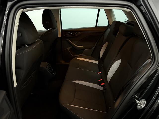 Skoda Kamiq 1.0 TSI Business Edition Camera, Apple carplay, Stoelverwarming, Virtual desk, Keyless start, Cruise control, A start stop, 1 jaar garantie