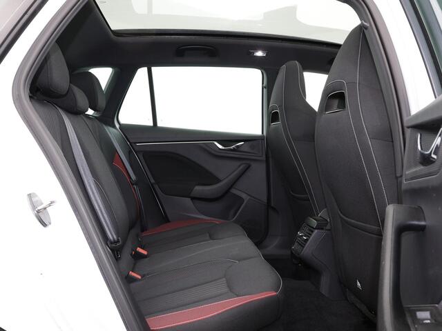 Skoda Kamiq 1.0 TSI 110pk DSG Monte Carlo · Panoramadak · Camera · Stoelverwarming · Elektrische achterklep · P-Sensoren · Apple/Android Car Play · 18'' Inch ·