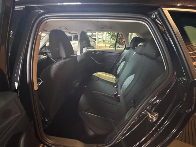 Skoda Kamiq 1.0 TSI Black Dots AppleCarplay Black edtion Navigatie LMV