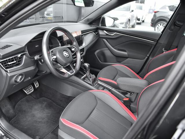 Skoda Kamiq 1.0 TSI Monte Carlo Panoramadak Trekhaak 18 inch velgen Clima Cruise Stoelverwarming