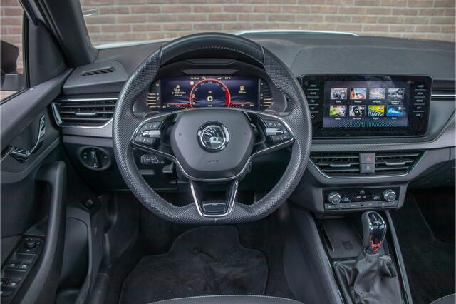 Skoda Kamiq 1.5 TSI DSG Monte Carlo, Panoramadak, Camera, Stoel & Stuurverwarming, Adaptive Cruise, Carplay, Keyless.