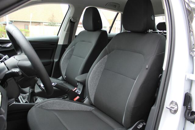 Skoda Kamiq 1.0 TSI 115pk Essence / Navigatie by APP / Parkeersensoren A / Digital Cockpit / LED / Cruise control P4