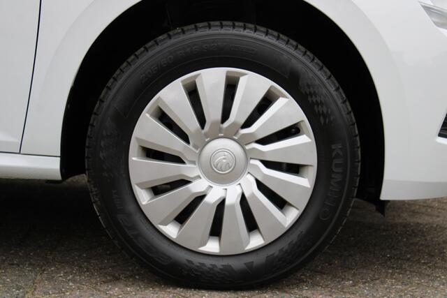 Skoda Kamiq 1.0 TSI 115pk Essence / Navigatie by APP / Parkeersensoren A / Digital Cockpit / LED / Cruise control P4