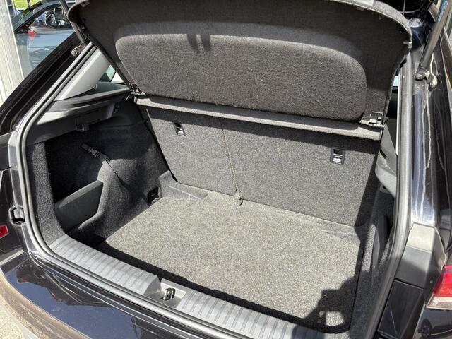 Skoda Kamiq 1.0 TSI Ambition | NAP | Navigatie | Climate Control | Cruise Control | Parkeersensoren | DAB | Lichtmetaal |