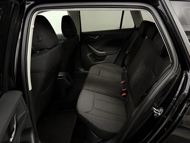 Skoda Kamiq 1.0 TSI Active Airco, Apple carplay, Parkeersensoren, A start stop, Cruise control, Lichtmetalen velgen, Stoelverwarming