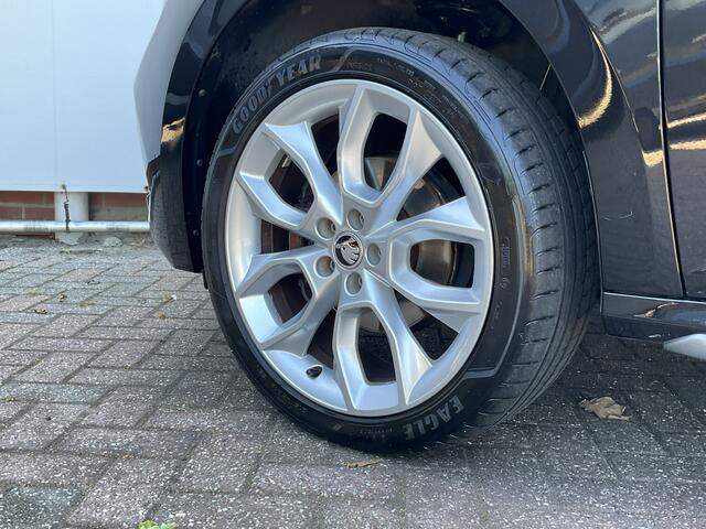 Skoda Kamiq 1.0 TSI Automaat Adapt.Cruise Carplay Pano Stoelverw. Business Edition