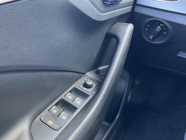 Skoda Kamiq 1.0 TSI Automaat Adapt.Cruise Carplay Pano Stoelverw. Business Edition