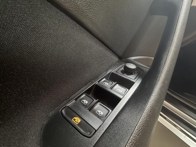 Skoda Kamiq Black Dots 1.0 TSI Business Edition Stoelverwarming Navigatie 17 Lmv achteruit Camera