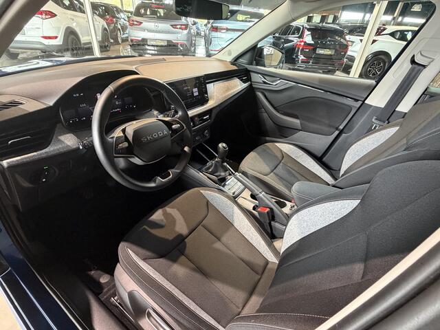 Skoda Kamiq Black Dots 1.0 TSI Business Edition Stoelverwarming Navigatie 17 Lmv achteruit Camera .