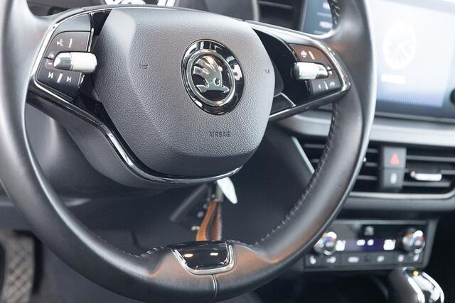 Skoda Kamiq 1.0 TSI Ambition Automaat | CARPLAY | ECC | Stoelverwarming | PDC | VELGEN .