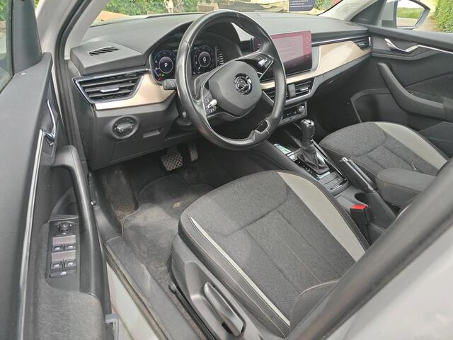 Skoda Kamiq 1.0 TSI Business Edition / Digitaal dashboard / Zwenkbare trekhaak / Navigatie / App connect /