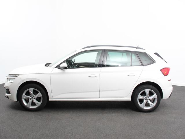 Skoda Kamiq 1.0 TSI Sport Business Climate control Cruise control Achteruitrijcamera Parkeersensoren Keyless Navigatie Apple Carplay/ Android auto Lichtmetalen velgen