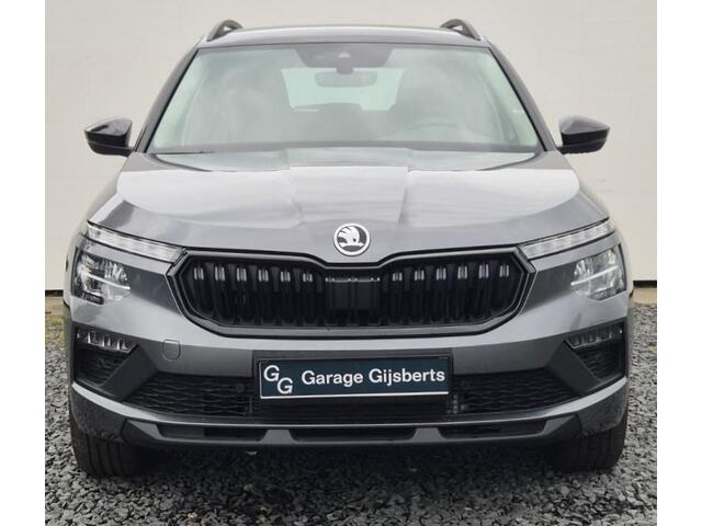 Skoda Kamiq 1.0 TSI Selection Camera achter - Zwarte gril - 17 inch Wielen - Winter Pack - Privacy Glass - Zwart dak en A Stijl -.