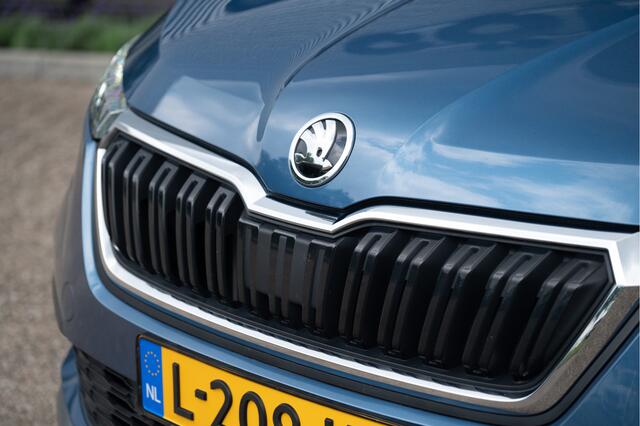 Skoda Kamiq 1.0 TSI Sport Business | Navi by App | 18" | PDC V+A | Stoelverw. | Clima