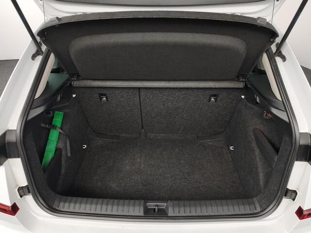 Skoda Kamiq 1.0 TSI Business Edition | Apple CarPlay / Android Auto | Stoelverwarming | Achteruitrijcamera | All-Season banden |