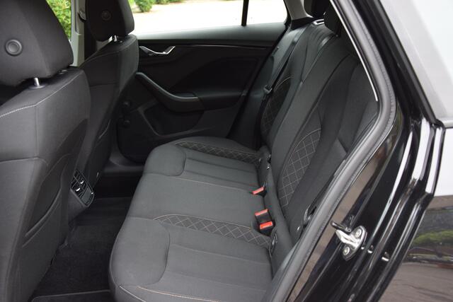 Skoda Kamiq 1.0 TSI 110PK Ambition | Org. NL | BOVAG Garantie | Parkeer Camera | Apple Carplay/Android Auto | DAB Audio | Cruise Control | Full LED | Airco | Multiunctioneel Stuur |