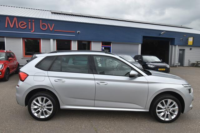 Skoda Kamiq 1.0 TSI Sport Business , CLIMATRONIC , NAVI VIA APP , A UITRIJ CAM , PDC A , LMV17 , LED KOPL ,