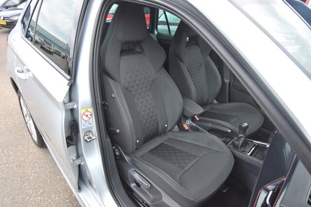 Skoda Kamiq 1.0 TSI Sport Business , CLIMATRONIC , NAVI VIA APP , A UITRIJ CAM , PDC A , LMV17 , LED KOPL ,