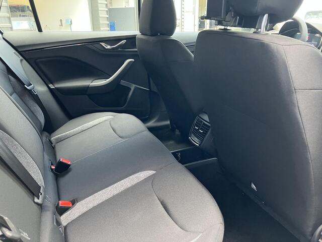 Skoda Kamiq Essence 1.0 TSI 115 PK | Trekhaak | Parkeersensoren | Cruise Control | Apple Carplay/Android Auto |