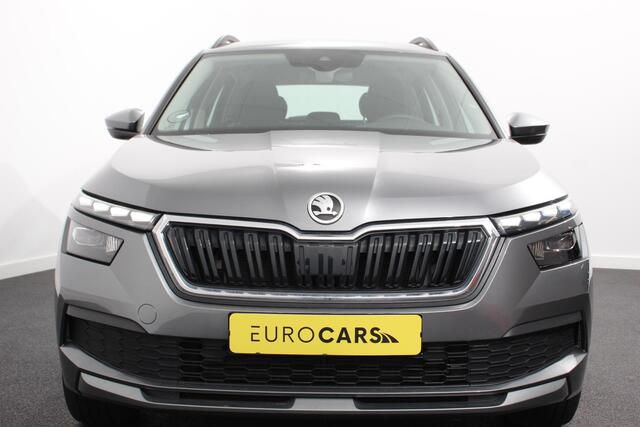Skoda Kamiq 1.0 TSI 110 pk DSG Life Navigatie Apple Carplay/Android Auto Adaptieve Cruise Control Parkeersensor achter Verwarmde voorstoelen LED-verlichting voor Dakrail DAB