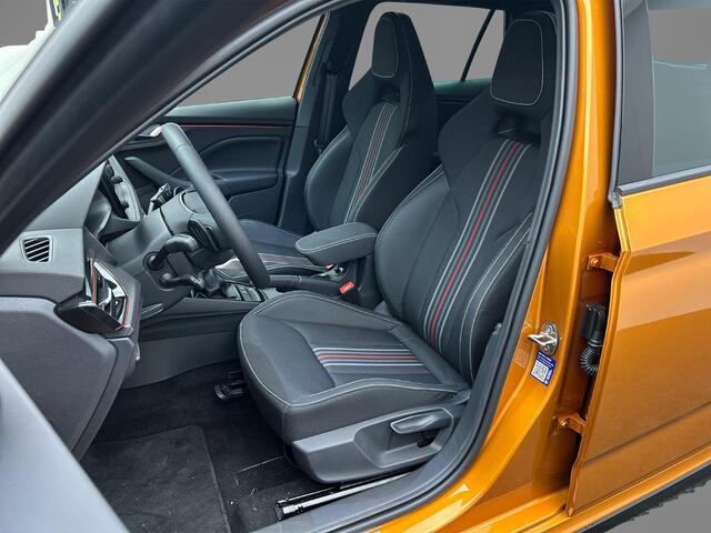 Skoda Kamiq 1.0 TSI Monte Carlo 115pk DSG Automaat, Trekhaak, Panoramadak, Stoelverwarming, Adaptive cruise control, LED matrix koplampen, Achteruitrijcamera, Apple CarPlay/Android Auto, Elektrische achterklep